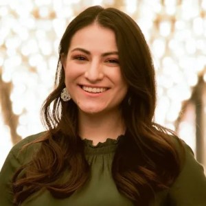 Portrait of Jannelle Hed.