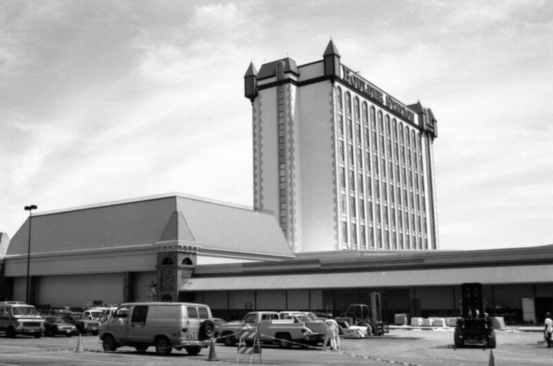 Boulder Station cheers 30 years by partying like it’s the ‘90s